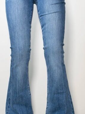 Women's Mid Rise Nondistressed Light Flare Jeans - 9/28